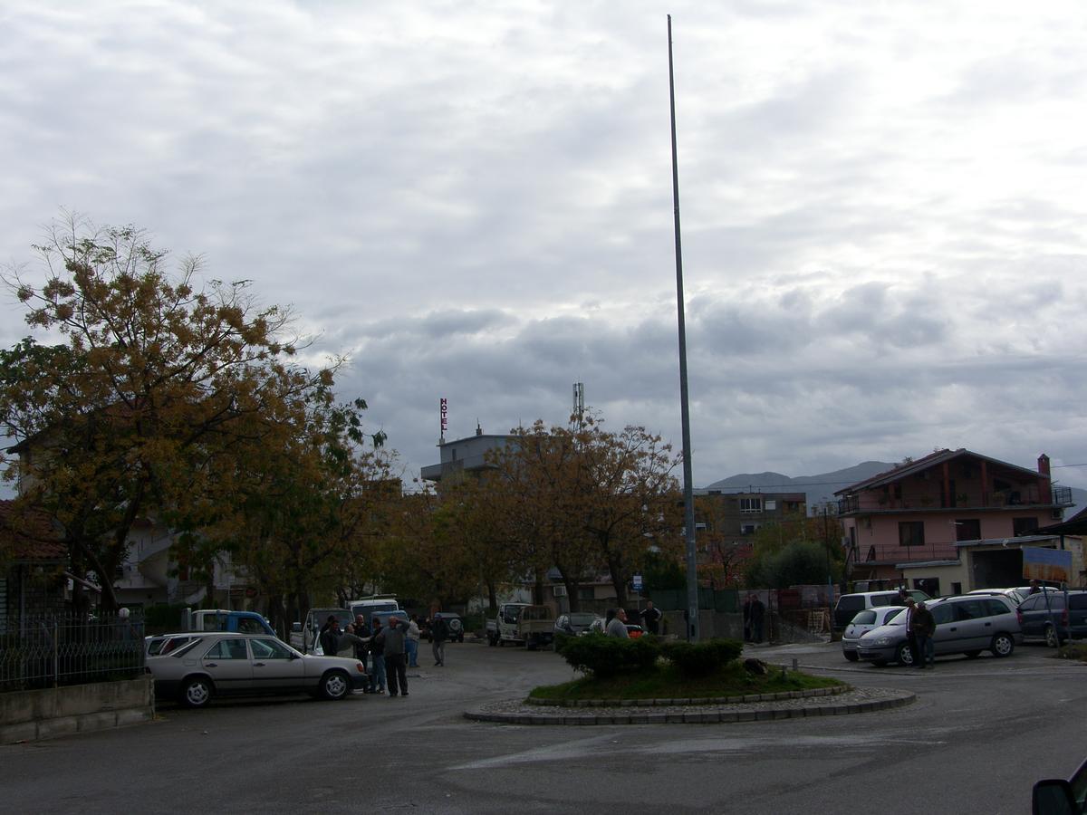 Shkodra Hotel Esterno foto