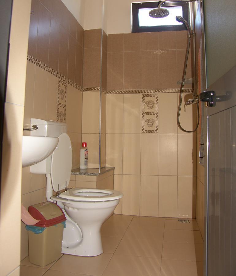 Shkodra Hotel Esterno foto