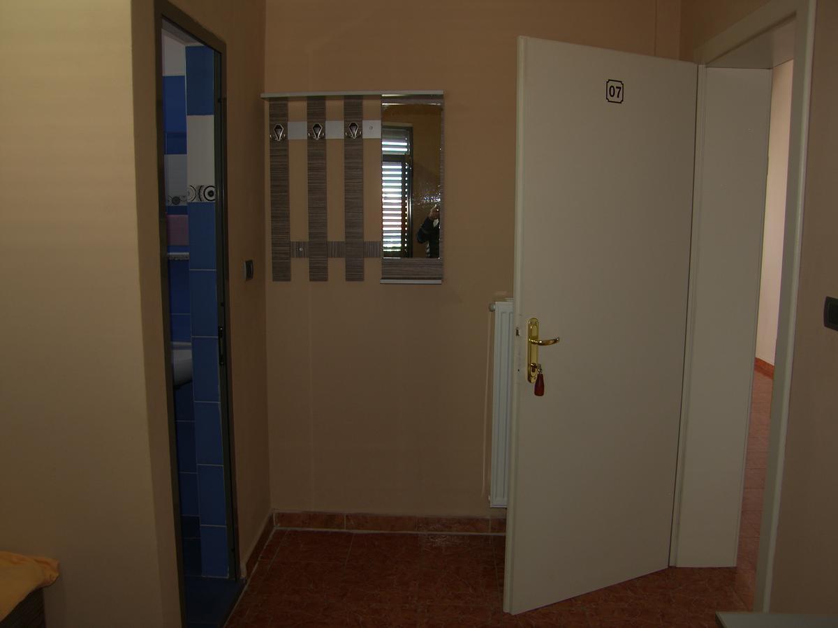 Shkodra Hotel Esterno foto
